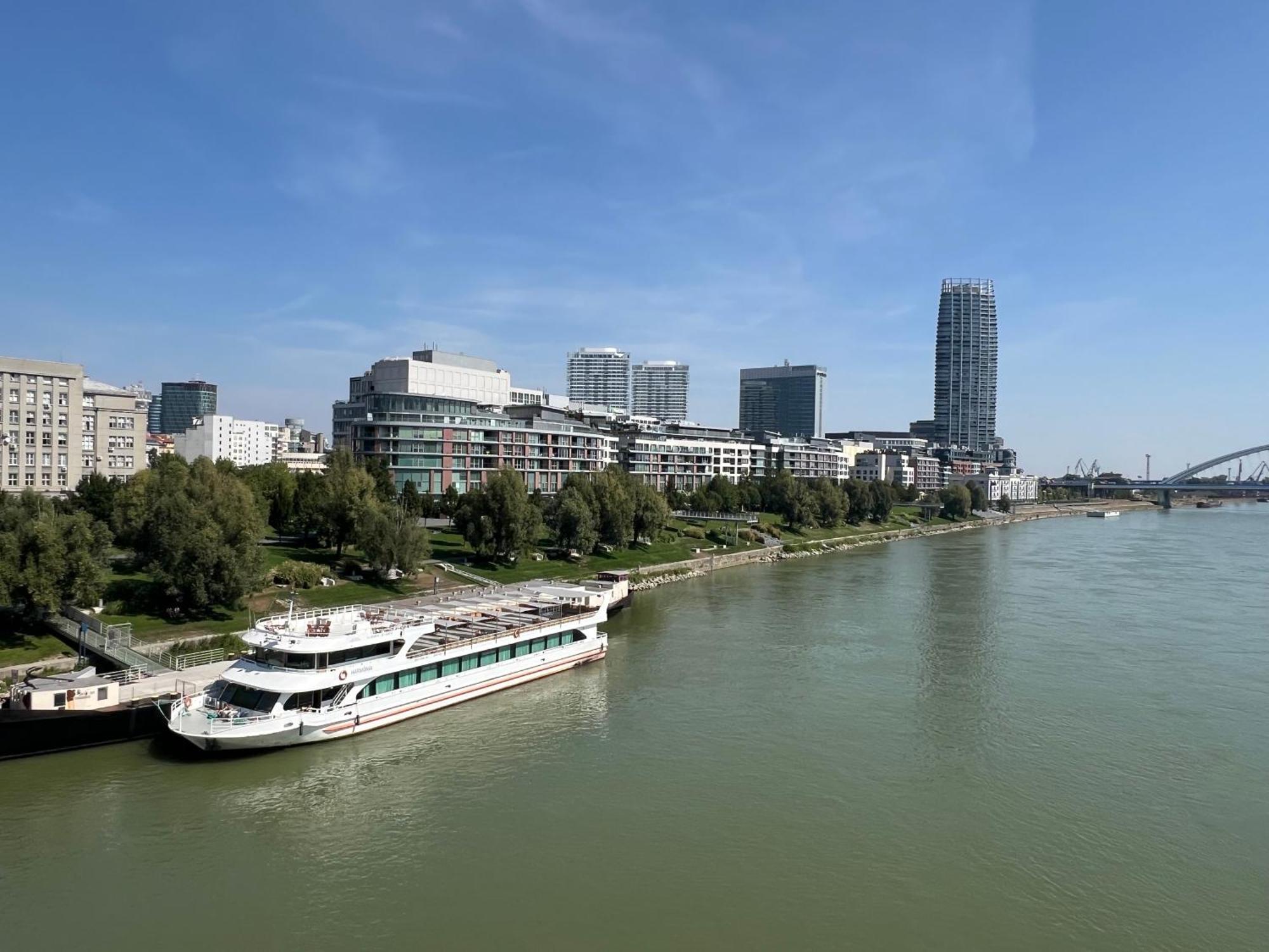 Executive Pristavna
